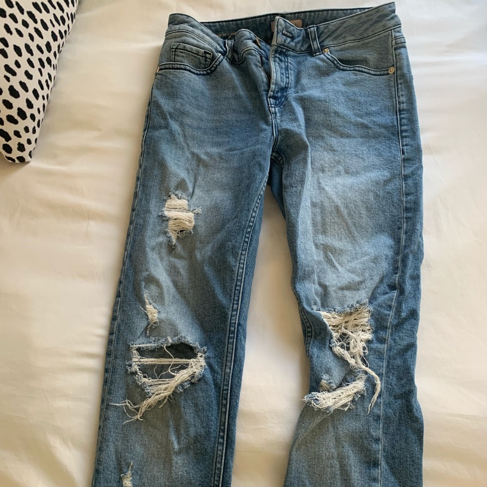 Ted Baker ripped straight jeans, super cute and soft!